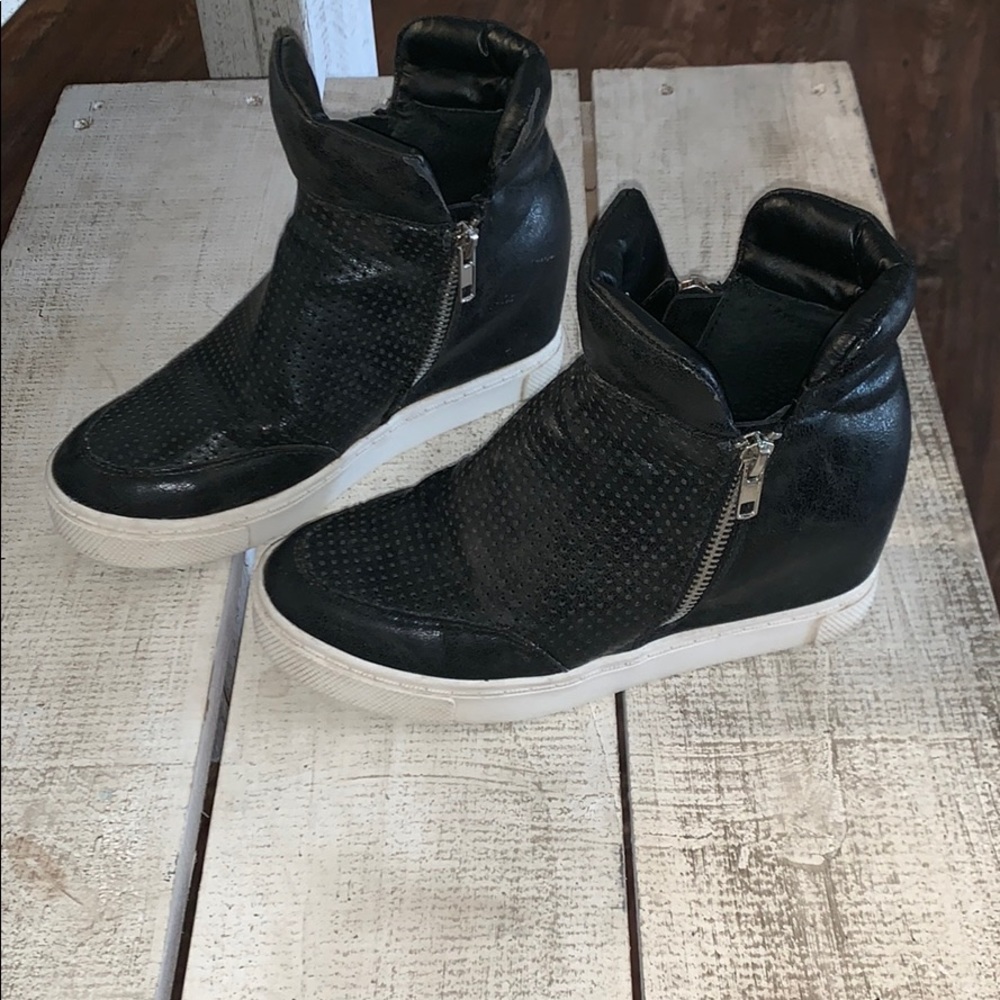 Steve Madden sneakers!